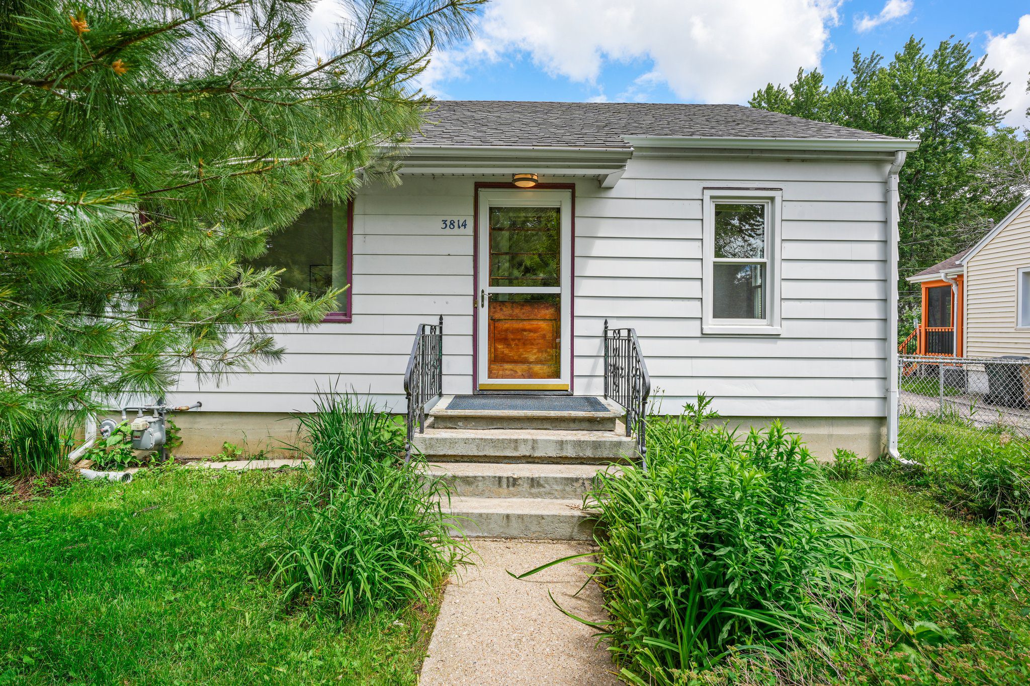 1-web-or-mls-3814-busse-st