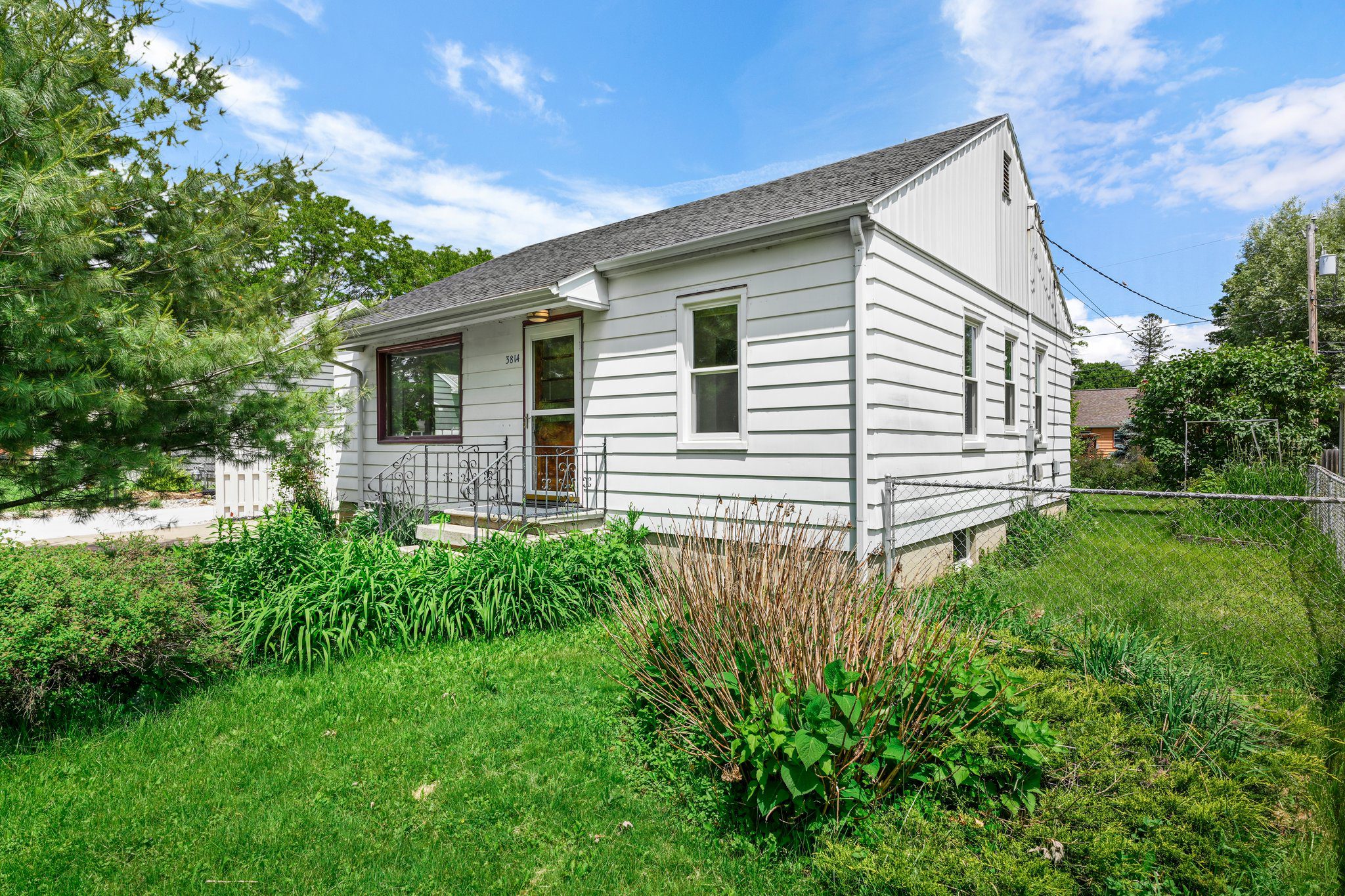 3-web-or-mls-3814-busse-st