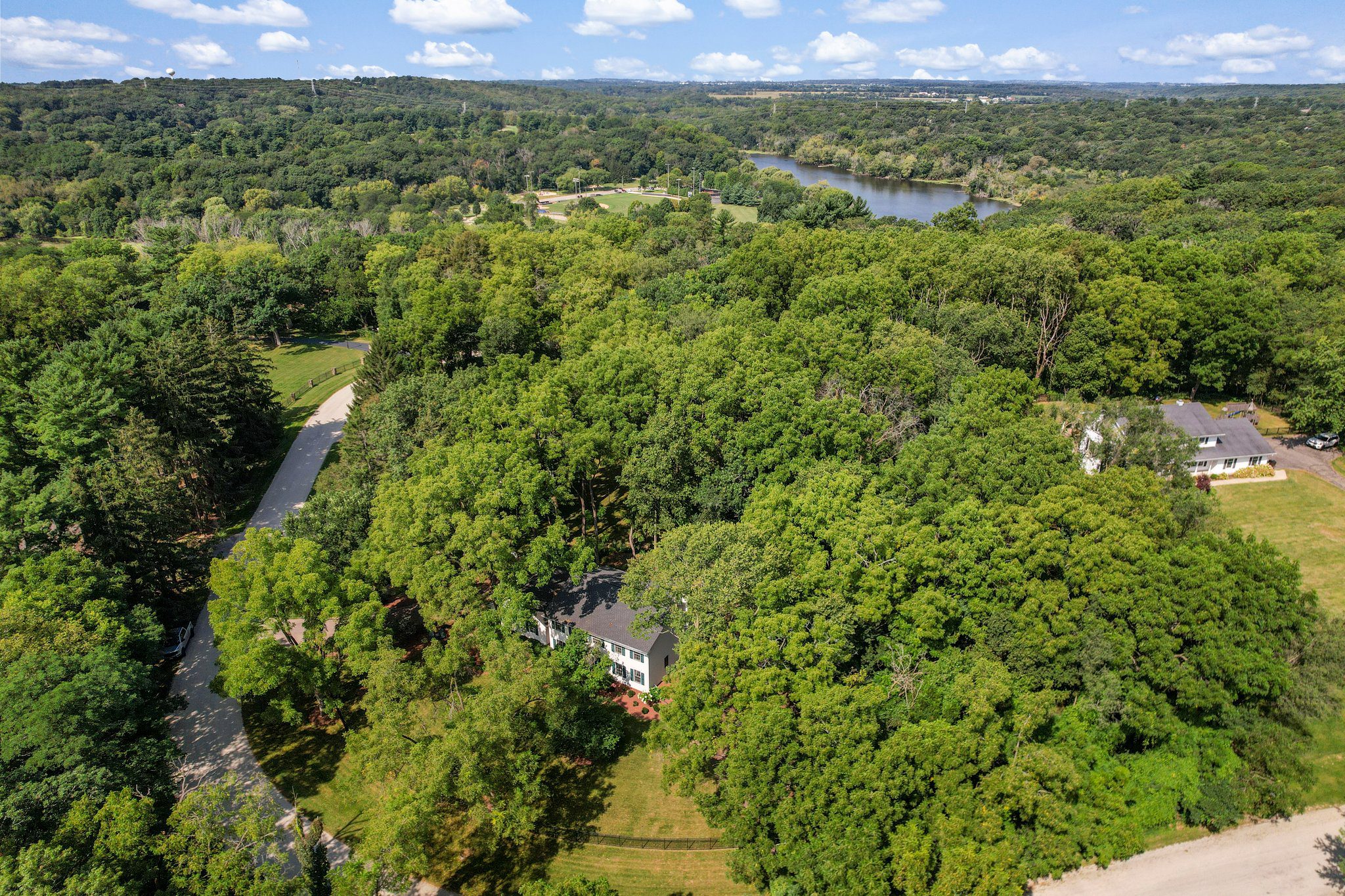 16-web-or-mls-2600-n-river-bluff-dr