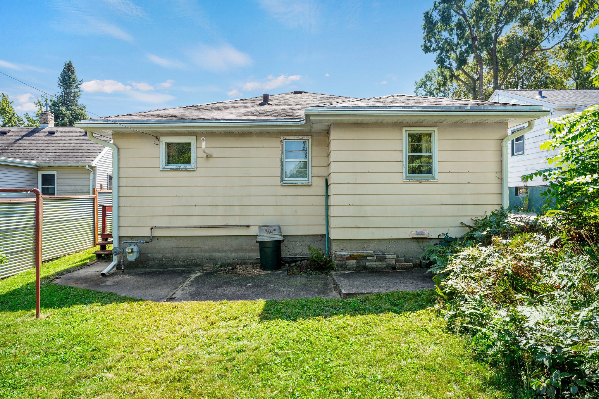 3-web-or-mls-1822-heath-ave