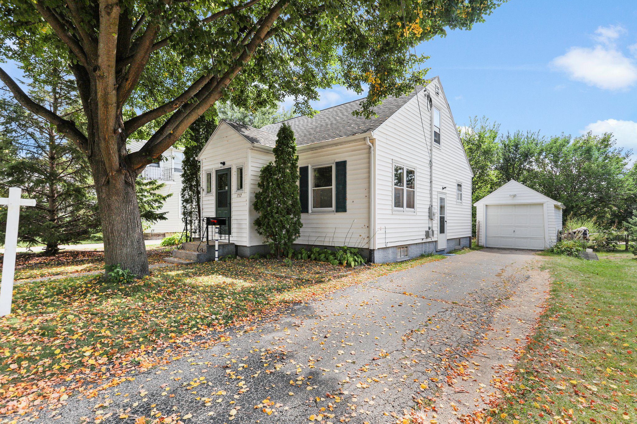 3-web-or-mls-1717-schlimgen-ave