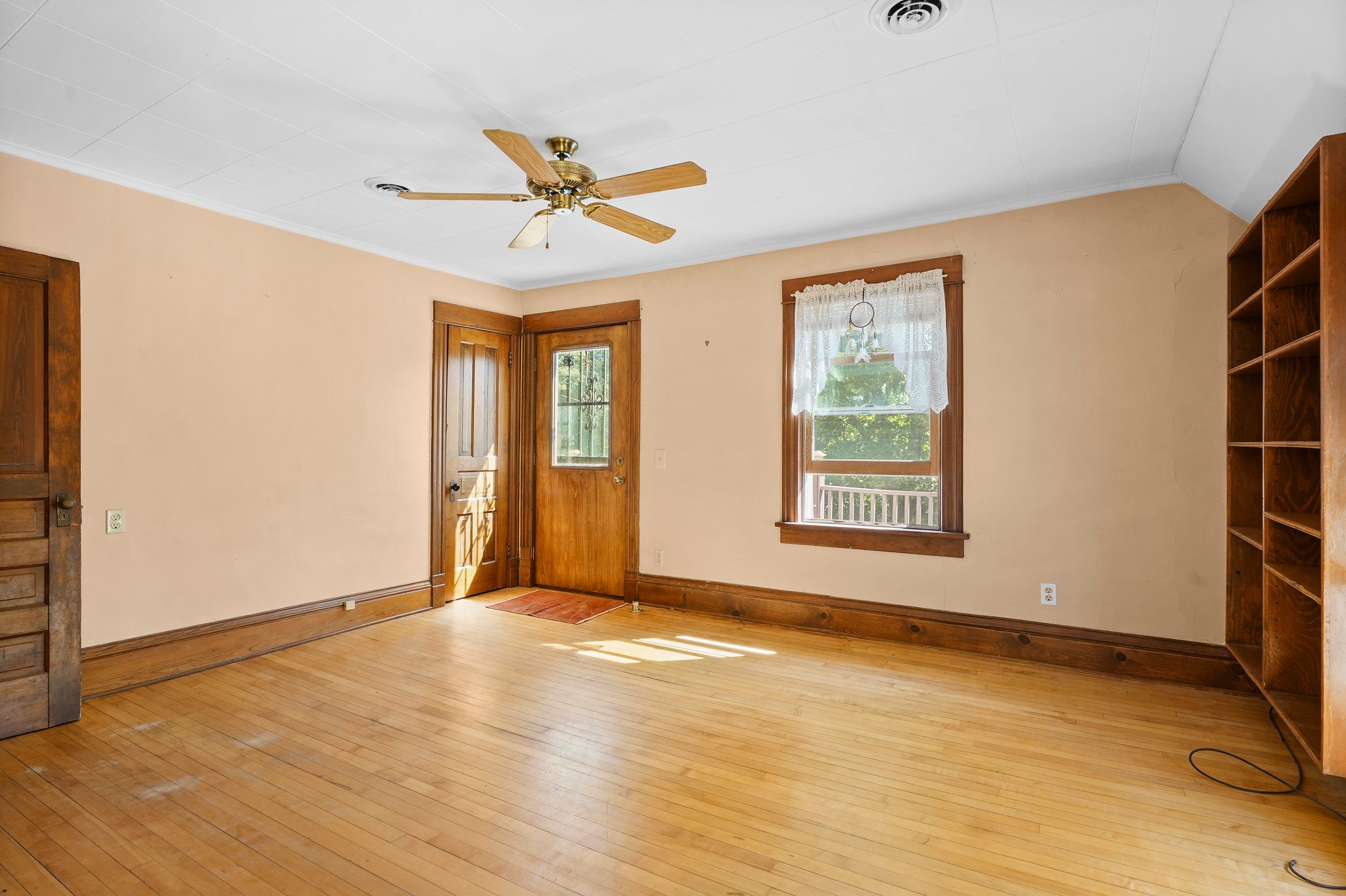 44-web-or-mls-210-ohio-ave