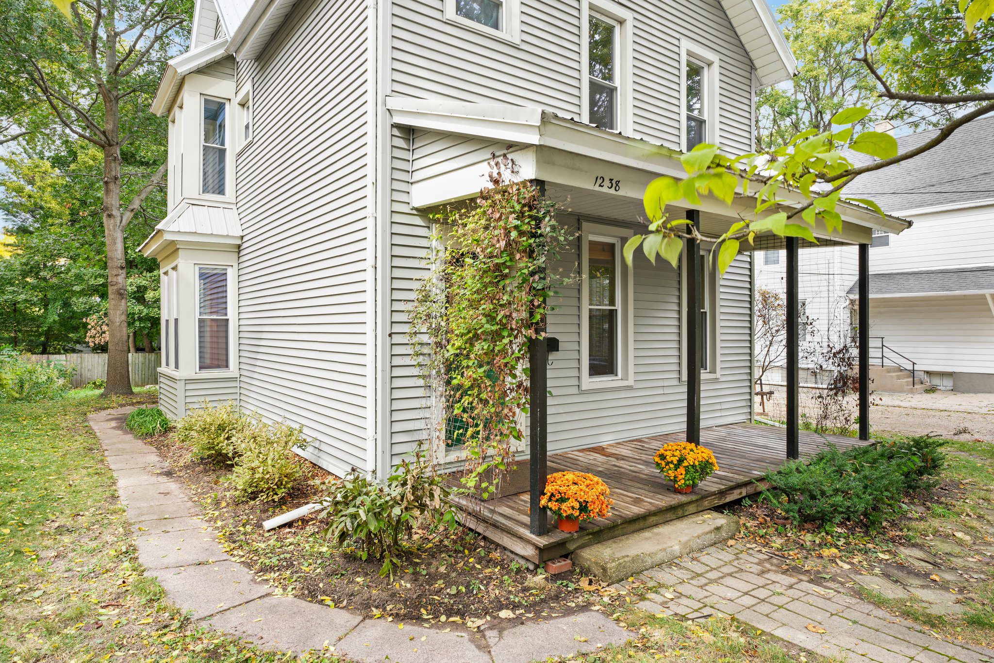 4-web-or-mls-1238-e-dayton-st