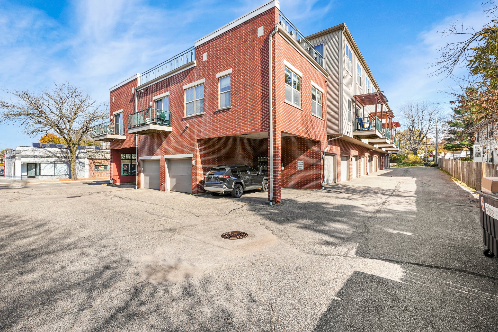 4-web-or-mls-2929-atwood-ave-202