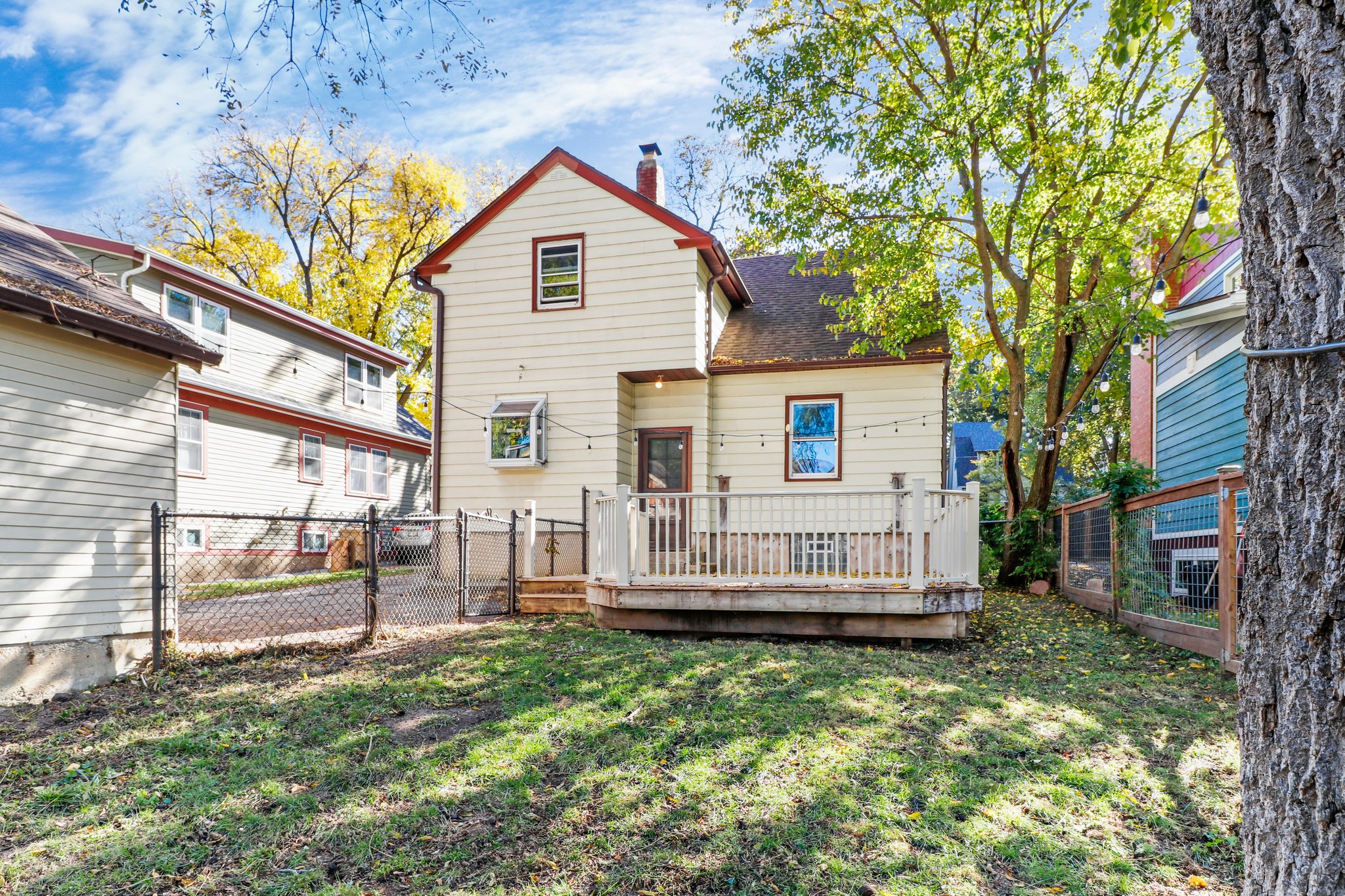 5-web-or-mls-2626-chamberlain-ave