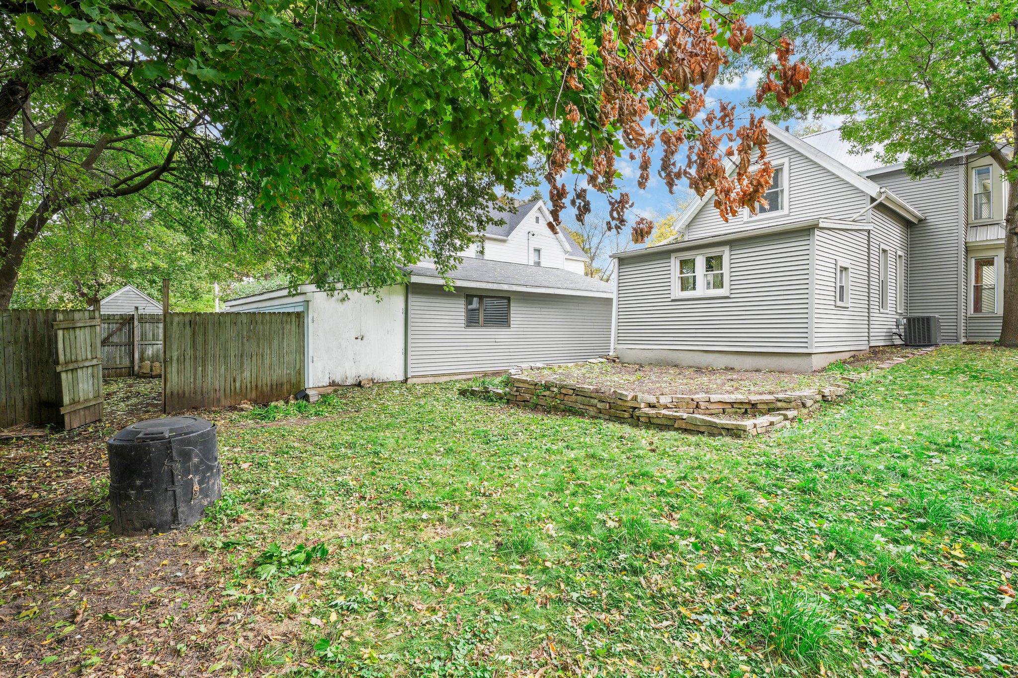 6-web-or-mls-1238-e-dayton-st